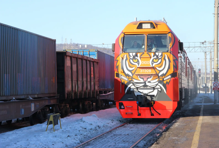 Магистральный тепловоз 3ТЭ28