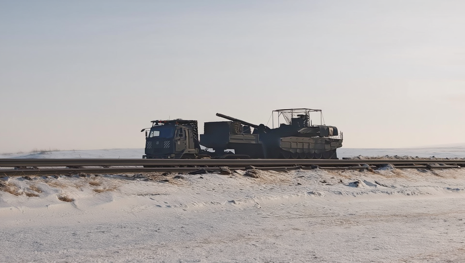 КамАЗ-65221 перевозит Т-90М 