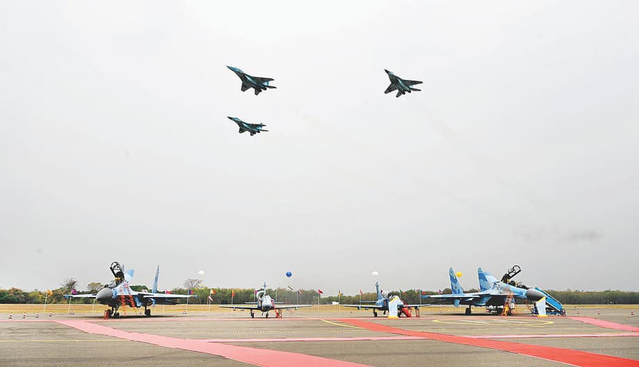 Nuevos aviones Su-30SME en Myanmar