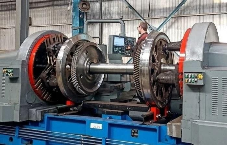 Wheel-turning machine