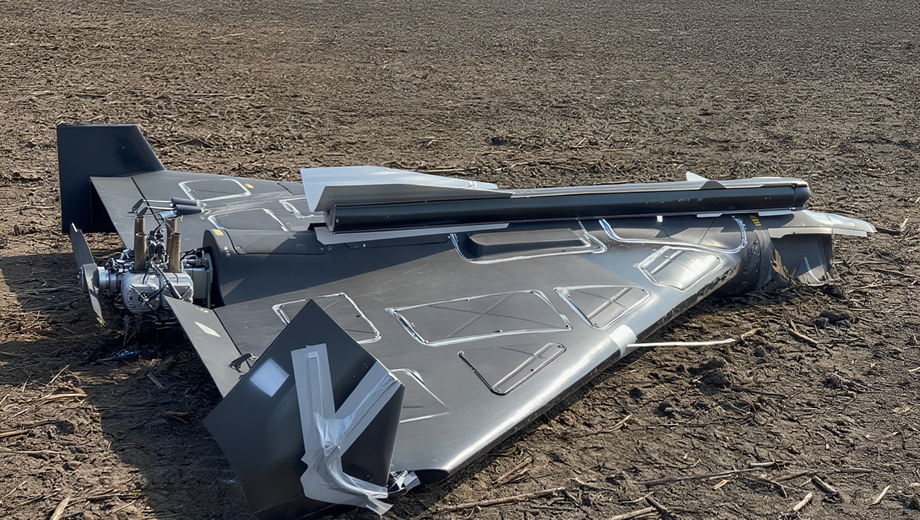 Maqueta del misil R-60 en el UAV "Geran"