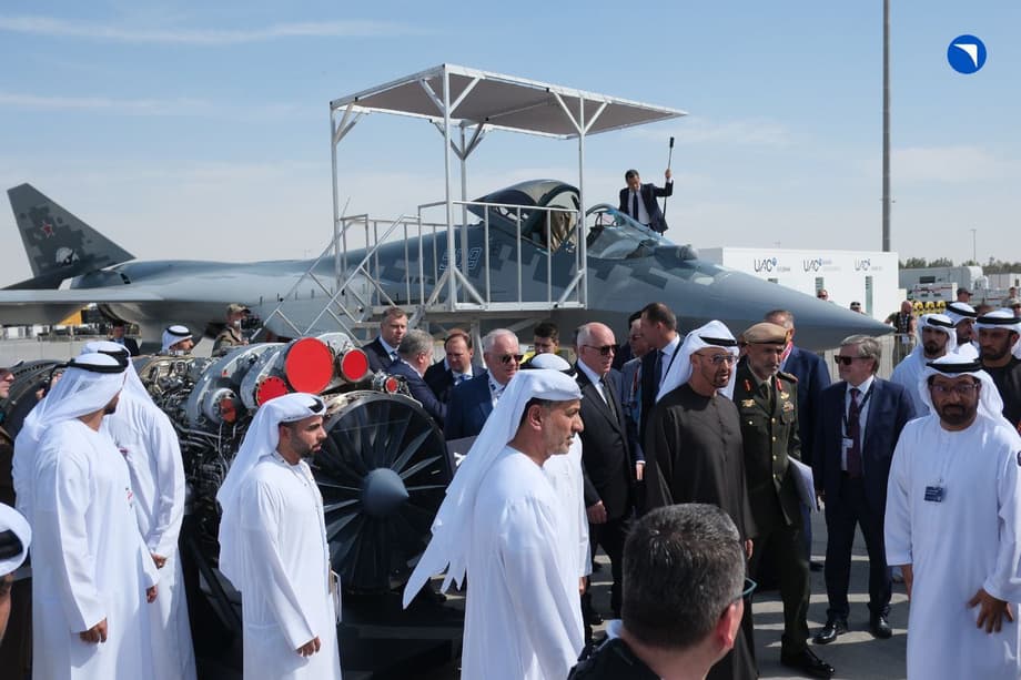UAE President Sheikh Mohammed bin Zayed Al Nahyan inspects the Su-57