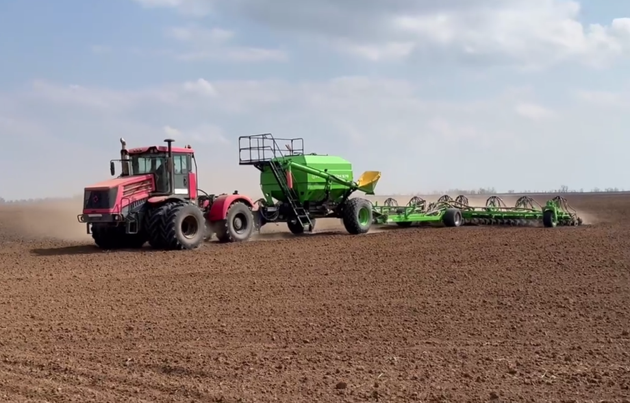 Don 578 and K 424 tractor