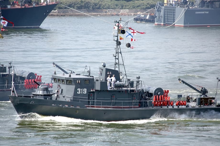 Рейдовый тральщик «Василий Поляков» проекта 10750 «Сапфир»