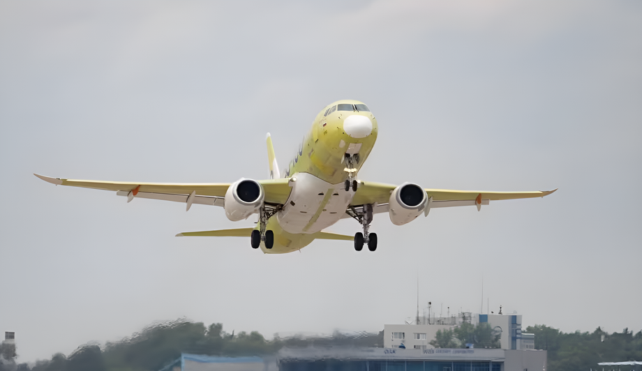SSJ-100