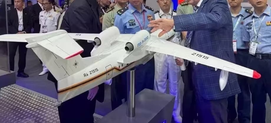Модель Бе-200 с ПД-8