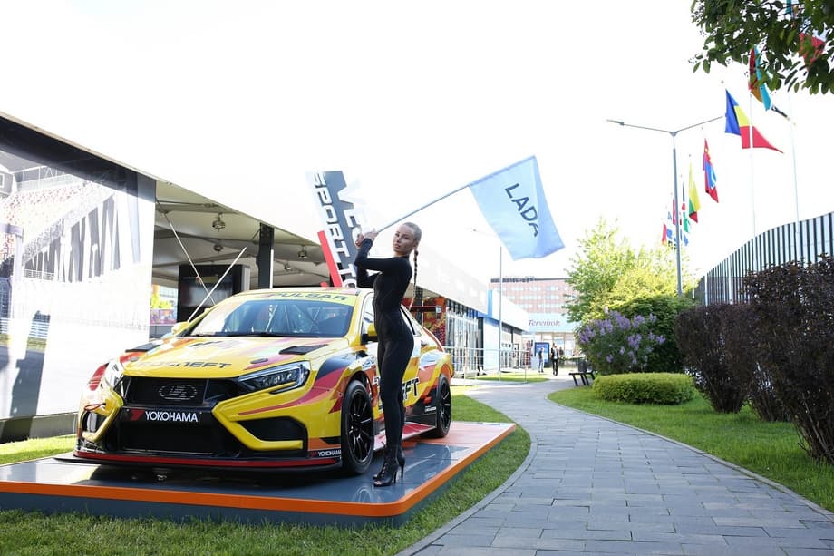 Lada Vesta TCR