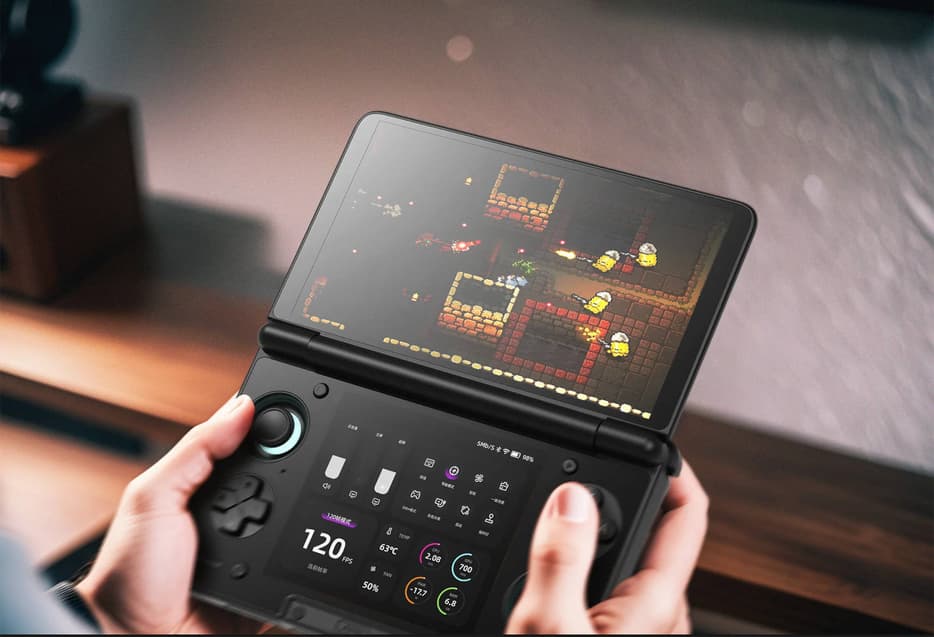 Two screens in action