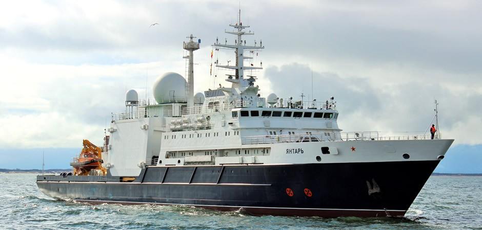 Oceanographic research vessel "Yantar" of Project 22010 "Kryuys"