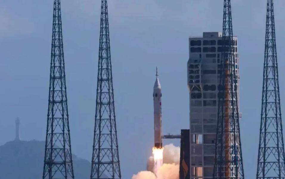Новая ракета Китая Long March 10B: подготовка к первому запуску Запуск китайской ракеты Long March 10B