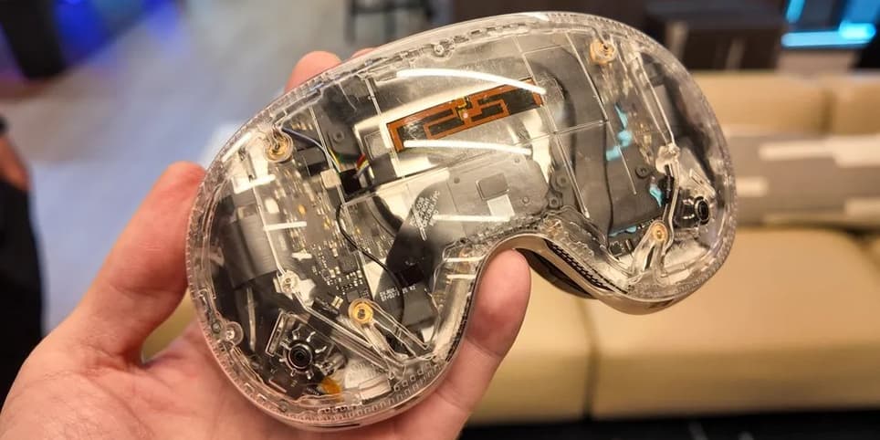 Тестовый прозрачный образец Steam Frame, Valve