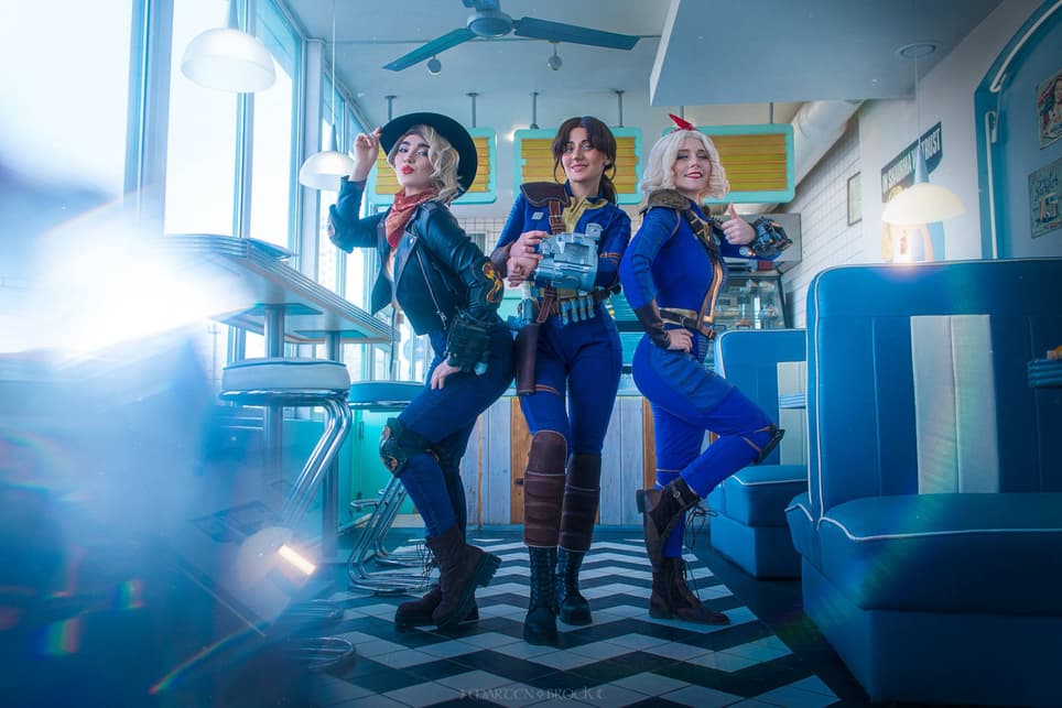  Фотограф: Marten. Косплеерши: Эрика Соловей, Lita Lina и Бэлла Валиева 