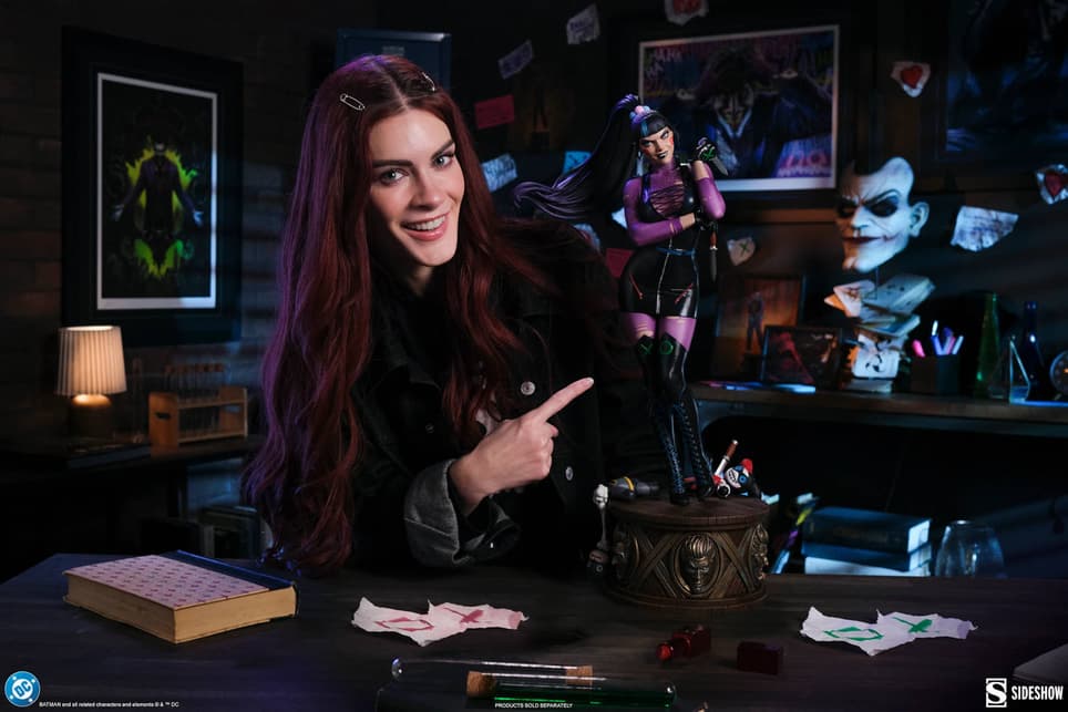 Image rights belong to Warner Bros. Entertainment Inc., DC and Sideshow Collectibles