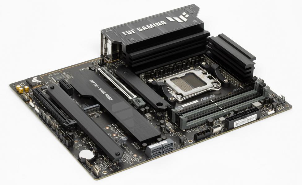 Обзор материнской платы Asus TUF Gaming X870E-Plus WiFi