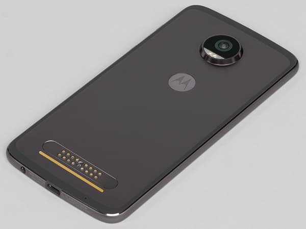 Обзор смартфона Moto Z2 Play