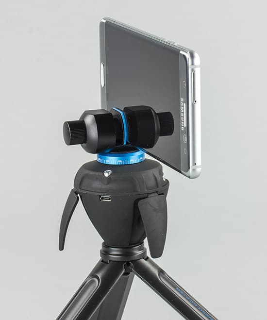 Смартфон Samsung Galaxy Note7 на штативе Cullmann SmartPano 360CP