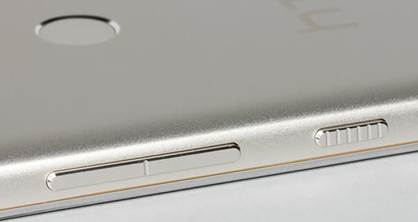 Обзор смартфона HTC One X10