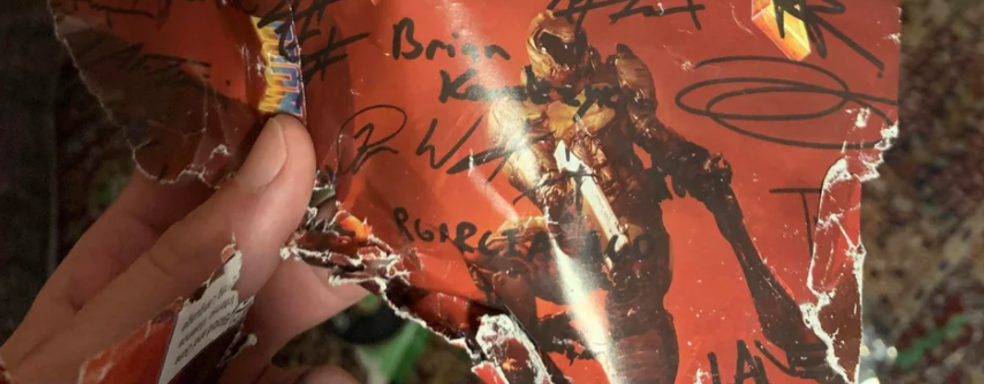 Bethesda подарила комплект игр с автографами геймеру, коллекцию которого уничтожила собака