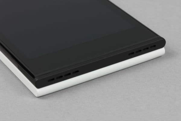 Боковая сторона смартфона Jolla Боковая сторона смартфона Jolla
