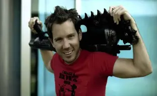 Создатель Gears of War призвал делать больше одиночных игр