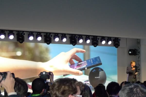 Мобильные новинки CES 2013