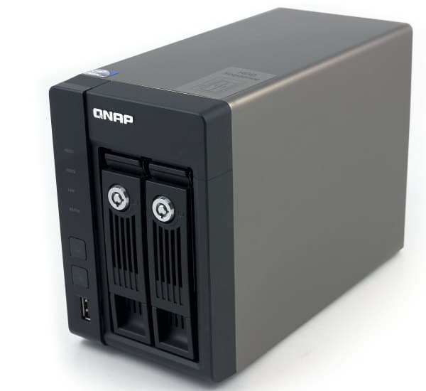 Внешний вид QNAP TS-269 Pro Внешний вид QNAP TS-269 Pro