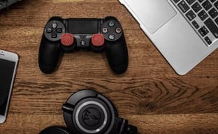 Игровая журналистка Bloomberg пожаловалась, что простые блогеры без образования «крадут ее хлеб»