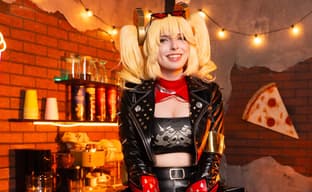 Fiery Hyperextrovert: Cosplayer Embodies Bernice White from Zenless Zone Zero