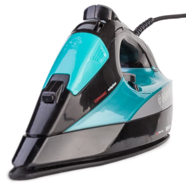 Утюг Redmond SkyIron C250S с управлением через Bluetooth