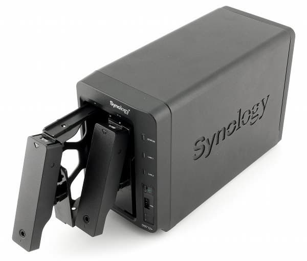Сетевой накопитель Synology DS712+ Сетевой накопитель Synology DS712+