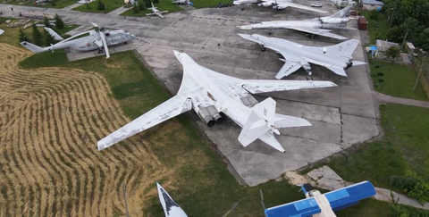 Бомбардировщики Ту-160