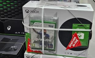 Крупная торговая сеть предлагает купить консоль без привода Xbox Series S с диском FIFA 23