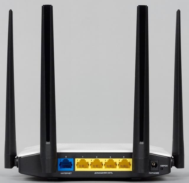 Внешний вид Zyxel Keenetic Extra II Внешний вид Zyxel Keenetic Extra II