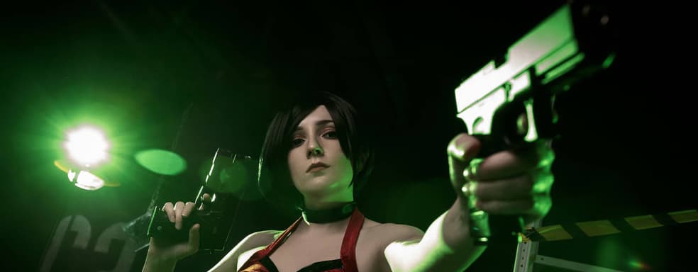 Шпионка в красном: модель показала косплей Ады Вонг из Resident Evil 4