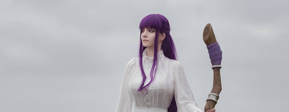 Дисциплинированная ученица: модель показала косплей Ферн из аниме «Провожающая в последний путь Фрирен»