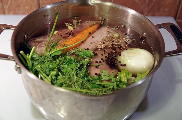 Индукционная кухонная плита Hansa BHIW68303