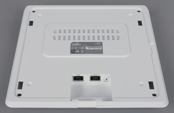 Внешний вид точки доступа Ubiquiti UniFi AP AC Внешний вид точки доступа Ubiquiti UniFi AP AC