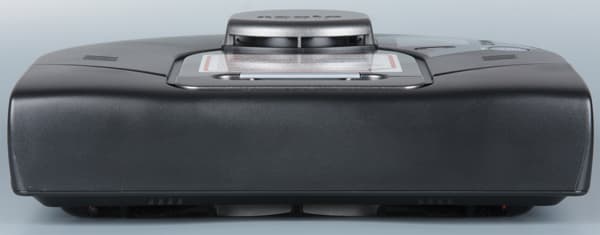 Робот-пылесос Neato XV Signature Pro, вид спереди Робот-пылесос Neato XV Signature Pro, вид спереди