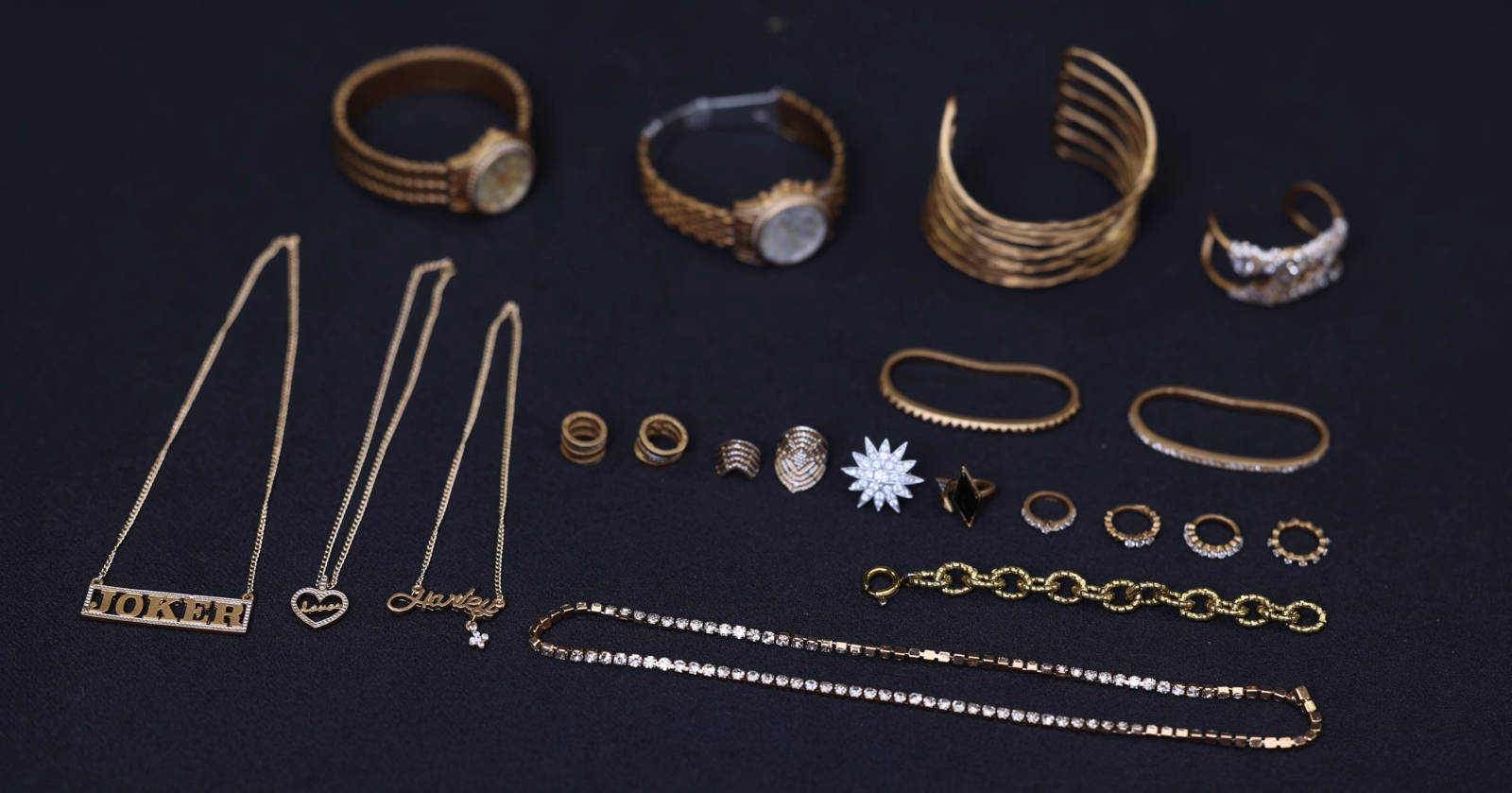 Detailed view of the Harley Quinn statue