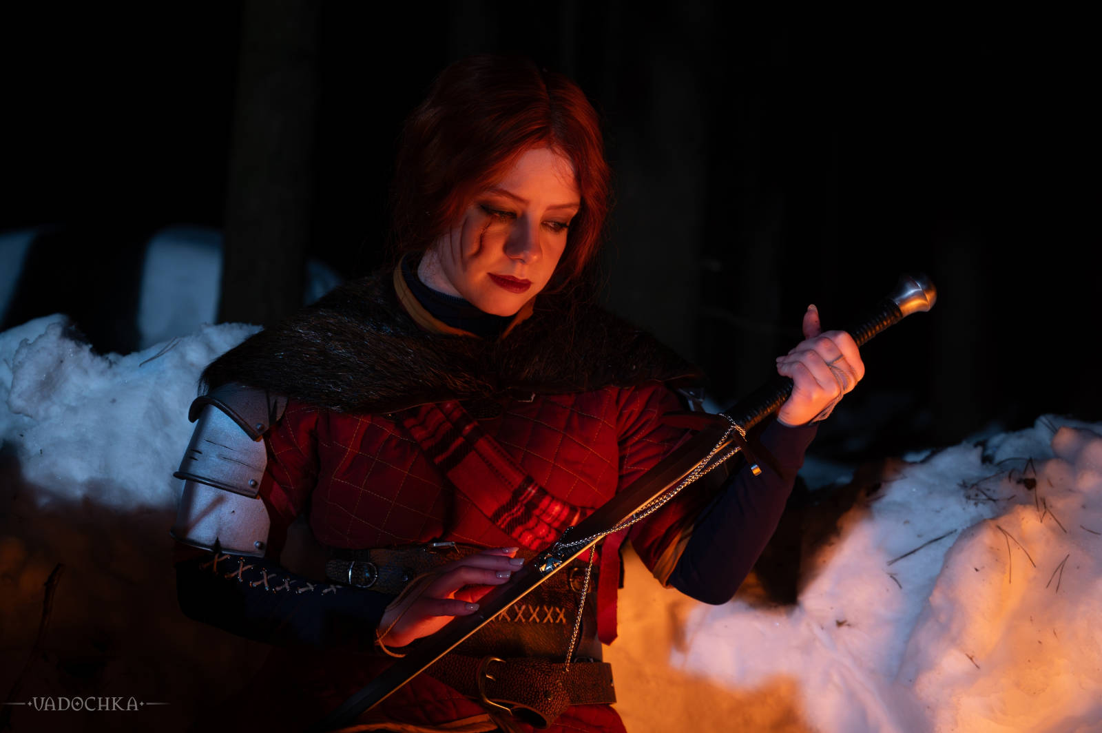 Cerys an Craite cosplay, showcasing a thoughtful pose