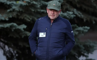 Экс-глава Activision Бобби Котик подал иск о клевете по поводу сексуальных домогательств против изданий Kotaku и Gizmodo