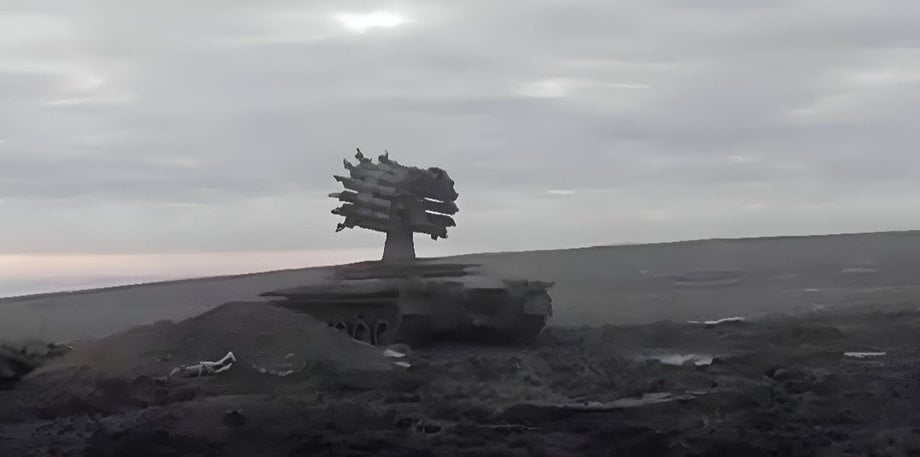 РБУ-6000 «Смерч-2» на танке Т-80