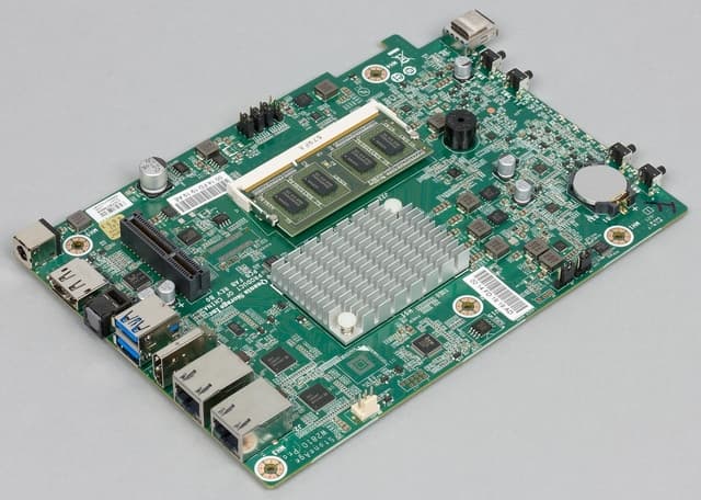 Конструкция сетевого накопителя Thecus W2810Pro Конструкция сетевого накопителя Thecus W2810Pro