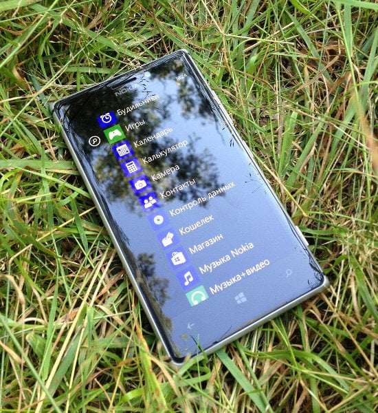 Экран Nokia Lumia 925 при ярком солнечном свете Экран Nokia Lumia 925 при ярком солнечном свете