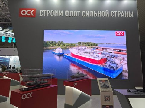 Макеты создаваемых на предприятиях ОСК судов