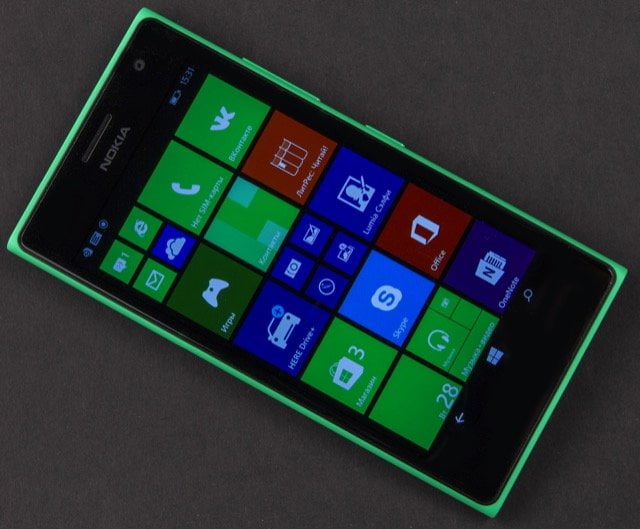 Внешний вид Nokia Lumia 735