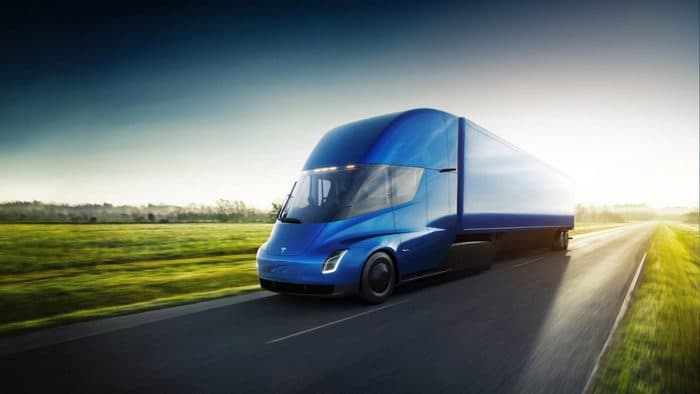 Грузовик Tesla Semi сможет разгоняться до 96 км/ч за 5 с, а его запас хода составит 800 км