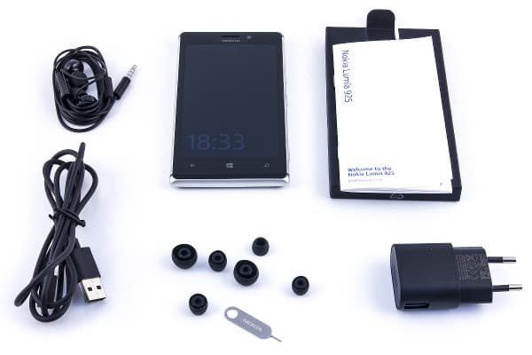 Комплектация Nokia Lumia 925 Комплектация Nokia Lumia 925