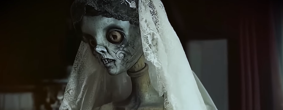 Нейросеть показала трейлер экранизации Resident Evil Village в стиле боевиков 1980-ых годов