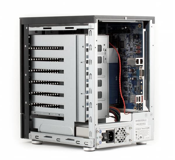Thecus N7700 Pro, конструкция